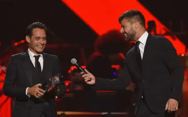 Honoree Marc Anthony brings Latin Grammys to feet
